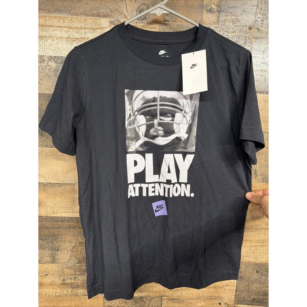 Nike Boy's Size XL Play Attention Shirt Black Short Sleeve NWT SKU 081